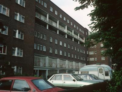 View of Bridge House looking West along Adelaide Road